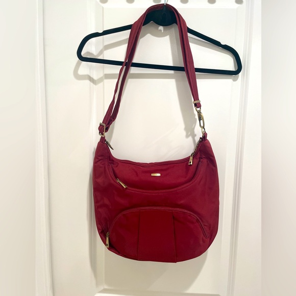 Travelon Crossbody Anti Theft Bucket bag and wallet Free shipping - Picture 1 of 14